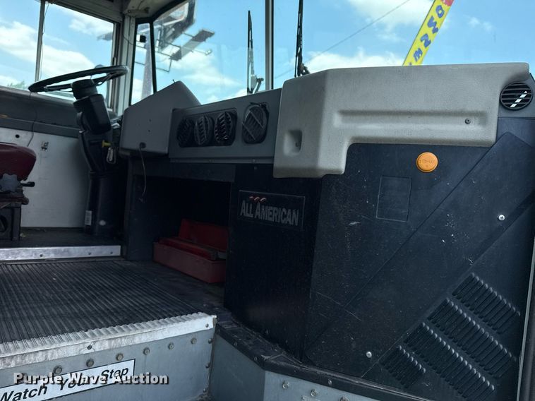 image for item EG8086 2004 Blue Bird school bus