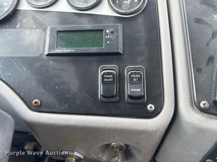 image for item EG8086 2004 Blue Bird school bus