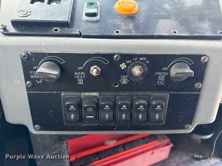 image for item EG8086 2004 Blue Bird school bus