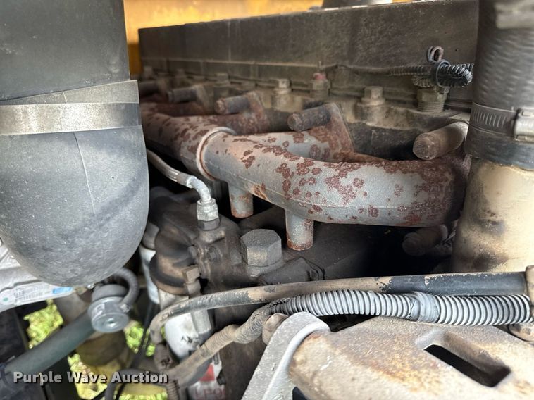 image for item EG8086 2004 Blue Bird school bus