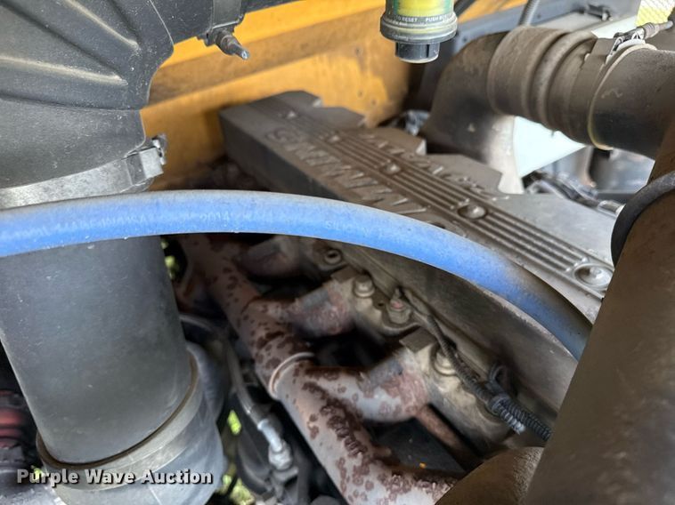 image for item EG8086 2004 Blue Bird school bus