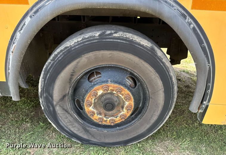 image for item EG8086 2004 Blue Bird school bus