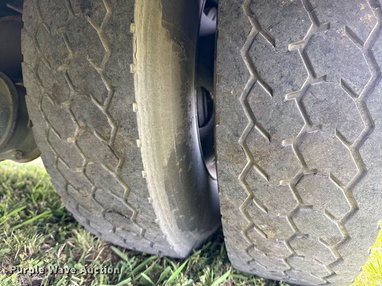 image for item EG8086 2004 Blue Bird school bus