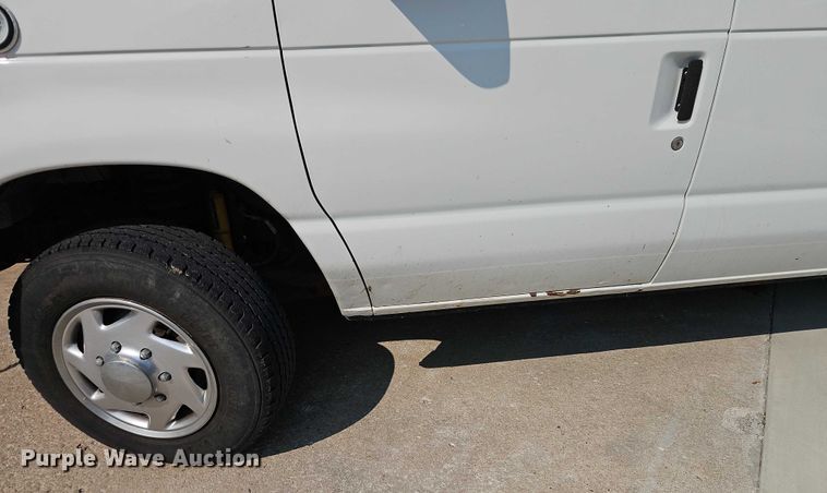 image for item EJ0075 2013 Ford E150 utility van