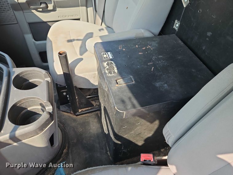 image for item EJ0075 2013 Ford E150 utility van