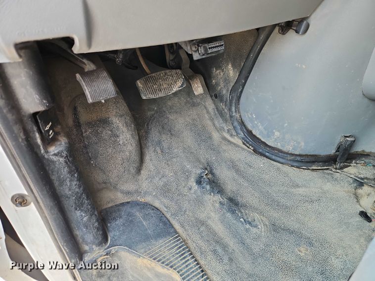 image for item EJ0075 2013 Ford E150 utility van