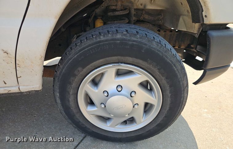 image for item EJ0075 2013 Ford E150 utility van