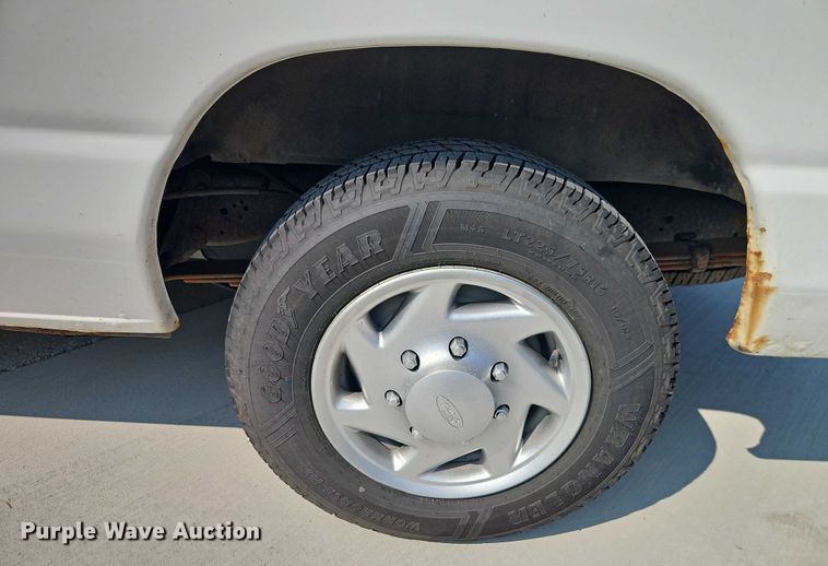 image for item EJ0075 2013 Ford E150 utility van