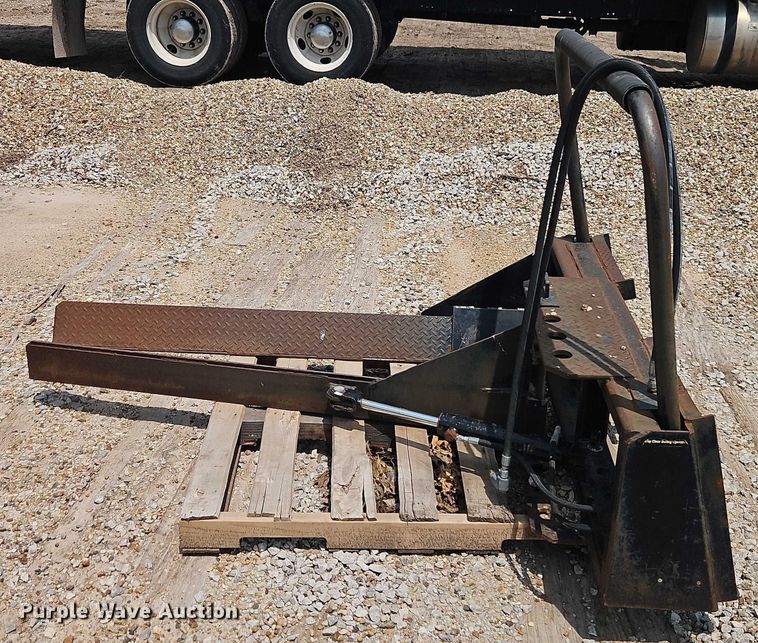 image for item EJ0078 DPM skid steer nursery jaws