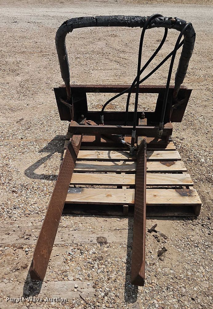 image for item EJ0081 Skid steer nursery jaws