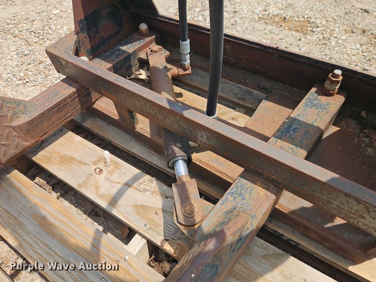 image for item EJ0081 Skid steer nursery jaws