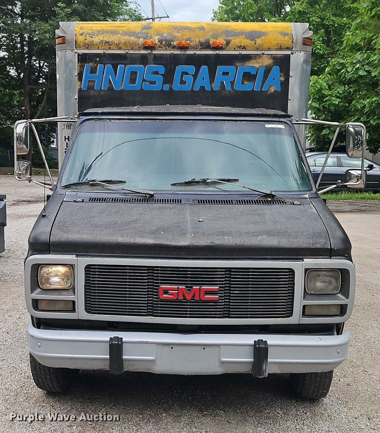 image for item EJ0098 1996 GMC Vandura 3500 box truck