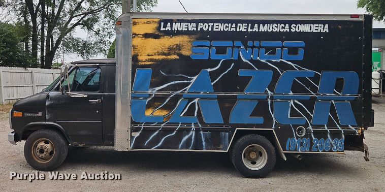 image for item EJ0098 1996 GMC Vandura 3500 box truck