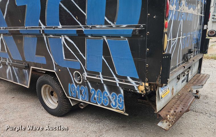 image for item EJ0098 1996 GMC Vandura 3500 box truck