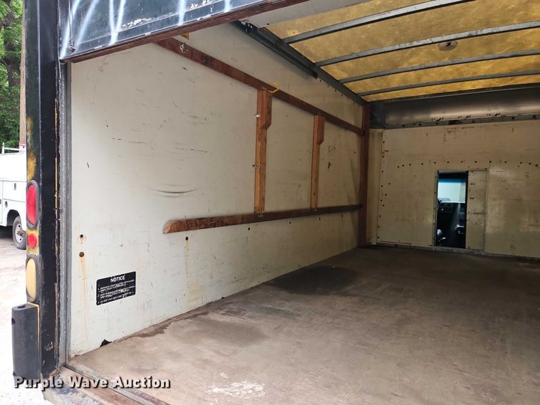 image for item EJ0098 1996 GMC Vandura 3500 box truck