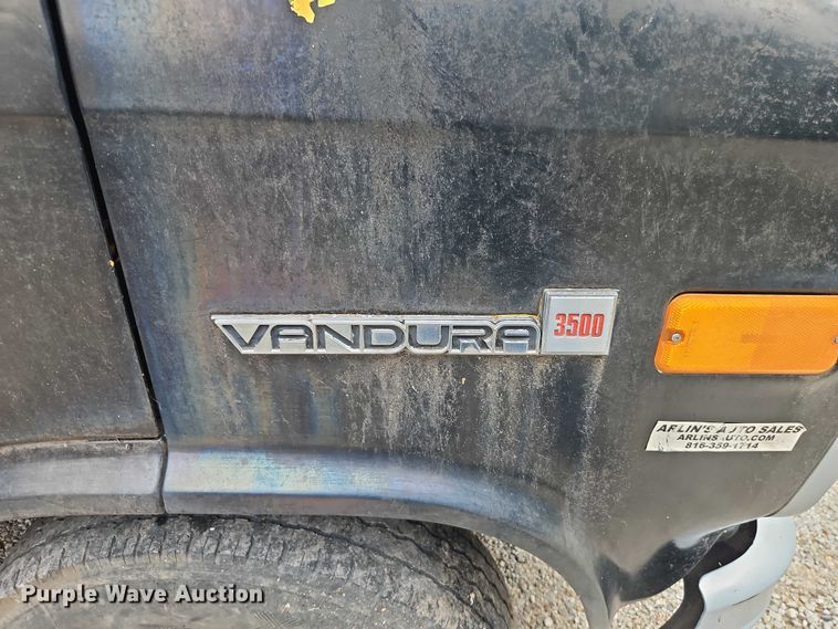 image for item EJ0098 1996 GMC Vandura 3500 box truck
