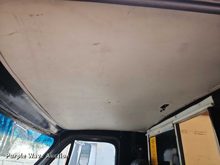 image for item EJ0098 1996 GMC Vandura 3500 box truck