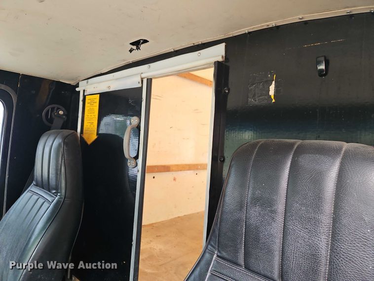 image for item EJ0098 1996 GMC Vandura 3500 box truck