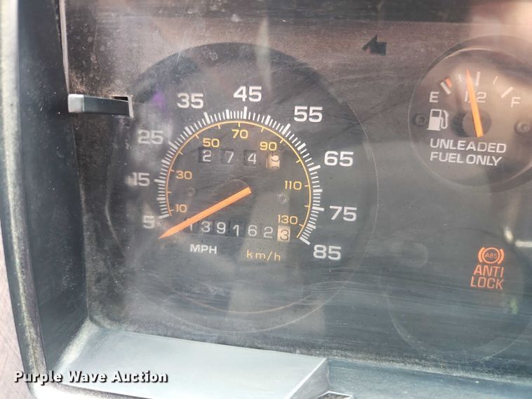 image for item EJ0098 1996 GMC Vandura 3500 box truck