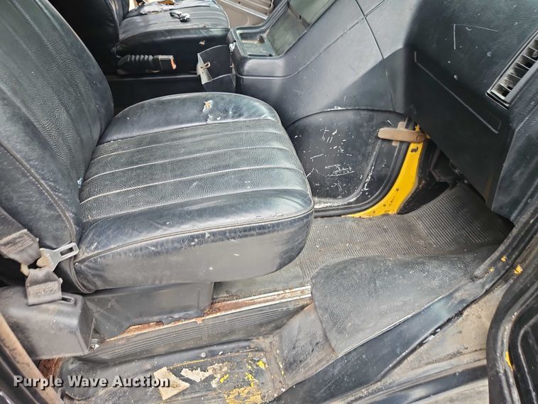 image for item EJ0098 1996 GMC Vandura 3500 box truck