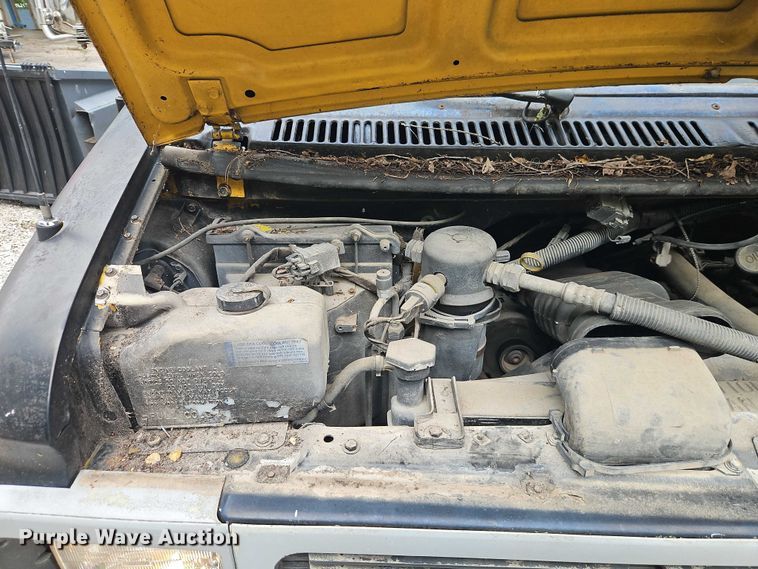 image for item EJ0098 1996 GMC Vandura 3500 box truck