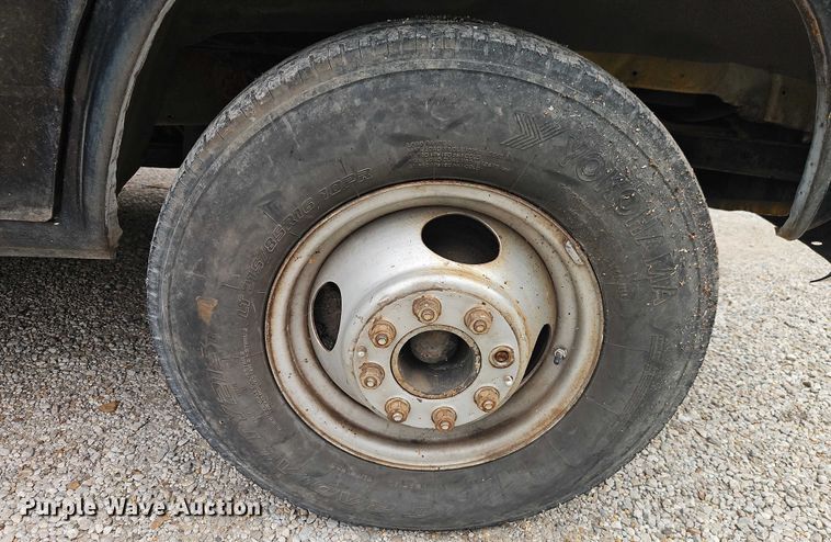 image for item EJ0098 1996 GMC Vandura 3500 box truck