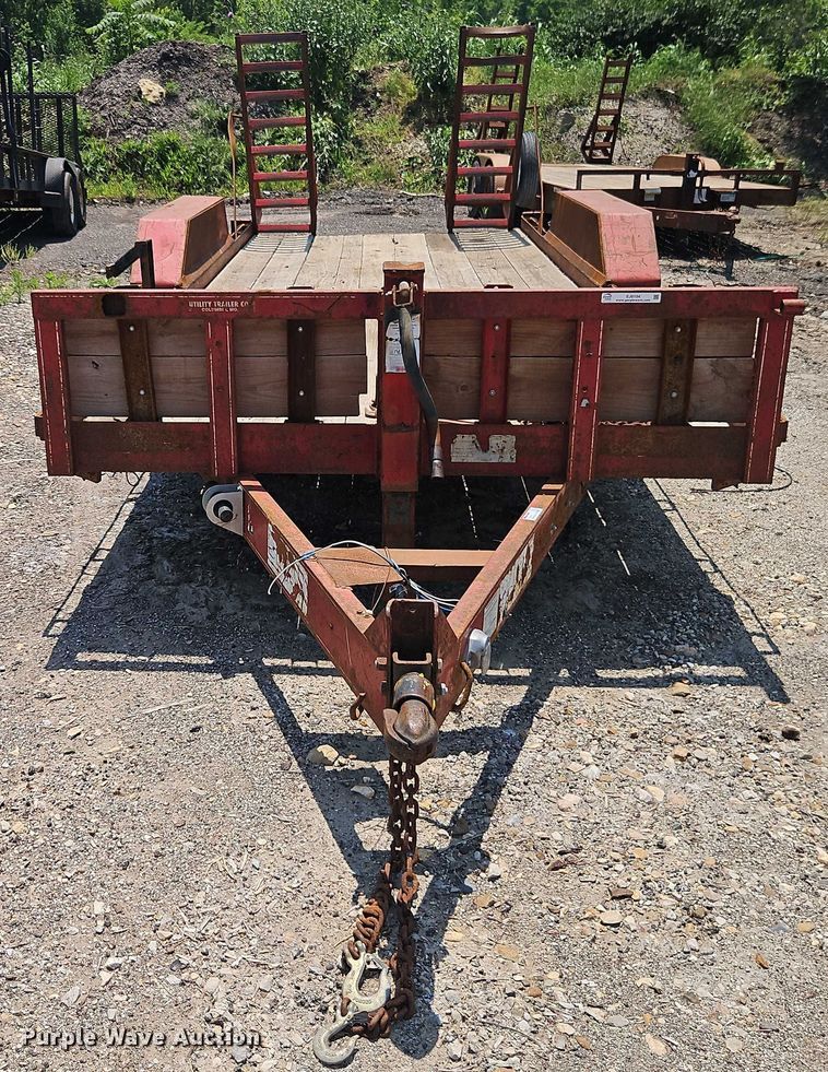 image for item EJ0104 2000 Blair Trailers utility trailer