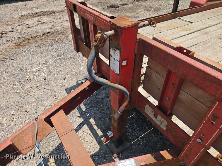 image for item EJ0104 2000 Blair Trailers utility trailer