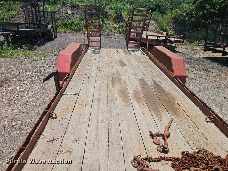 image for item EJ0104 2000 Blair Trailers utility trailer