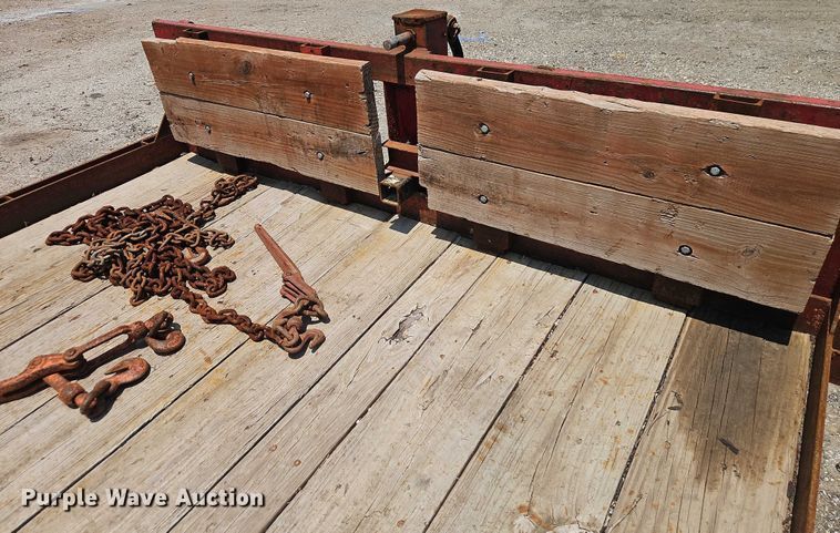 image for item EJ0104 2000 Blair Trailers utility trailer