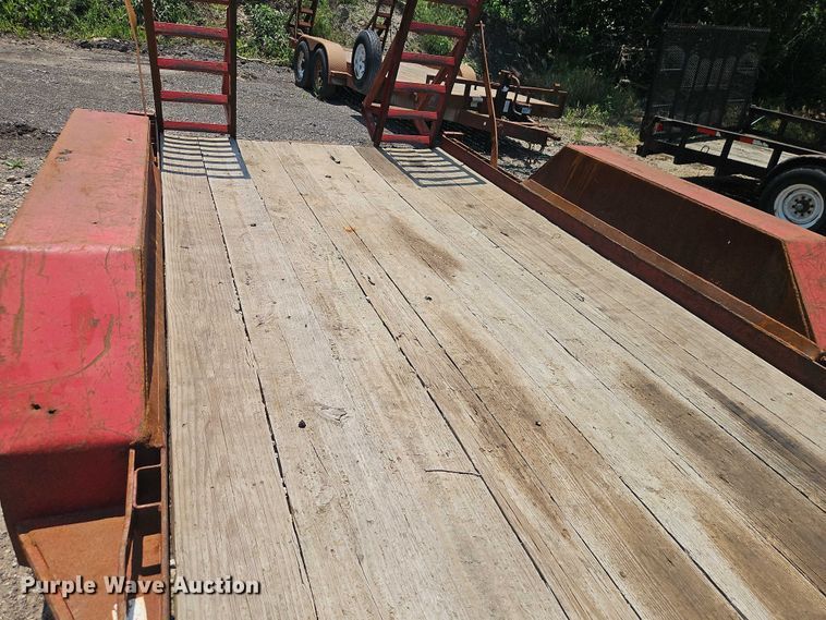 image for item EJ0104 2000 Blair Trailers utility trailer