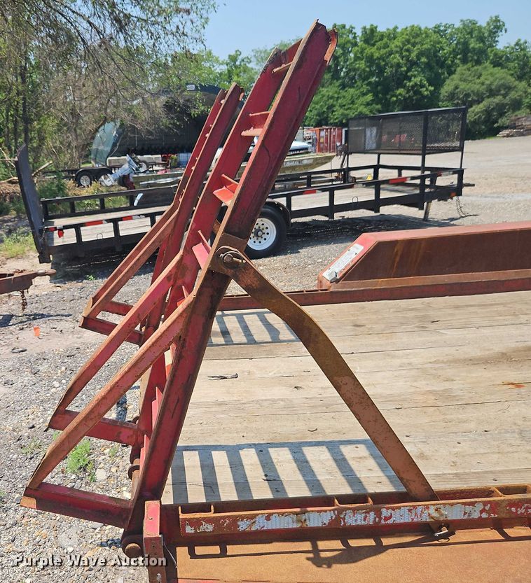 image for item EJ0104 2000 Blair Trailers utility trailer