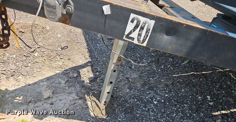 image for item EJ0107 2006 JW utility trailer