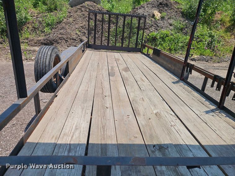 image for item EJ0107 2006 JW utility trailer