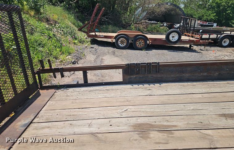 image for item EJ0107 2006 JW utility trailer