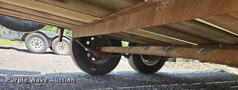 image for item EJ0107 2006 JW utility trailer