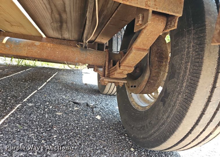 image for item EJ0107 2006 JW utility trailer