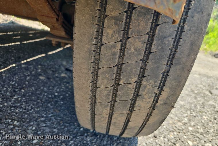 image for item EJ0107 2006 JW utility trailer