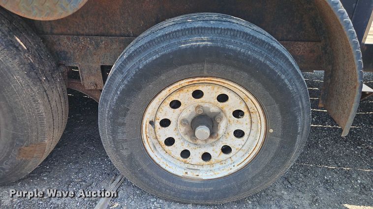 image for item EJ0107 2006 JW utility trailer