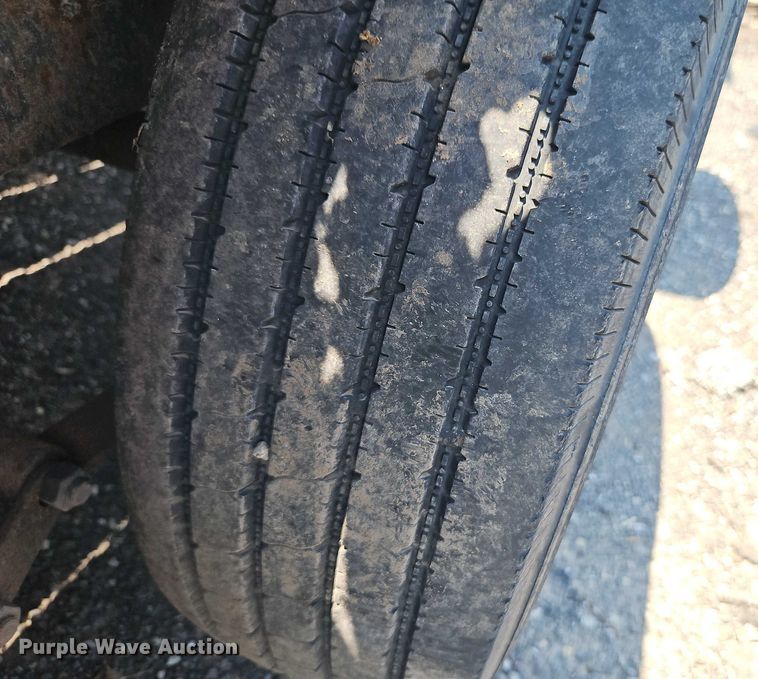 image for item EJ0107 2006 JW utility trailer