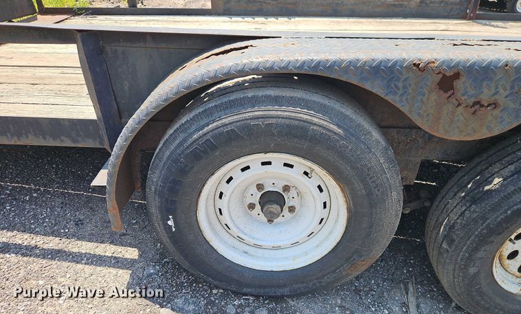 image for item EJ0107 2006 JW utility trailer