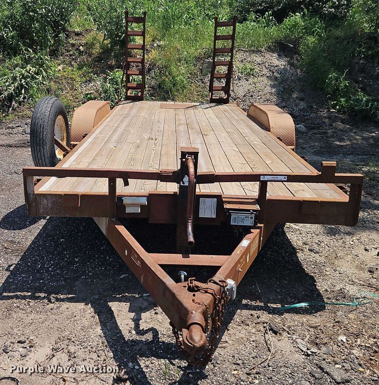 image for item EJ0108 2000 Load Trail utility trailer
