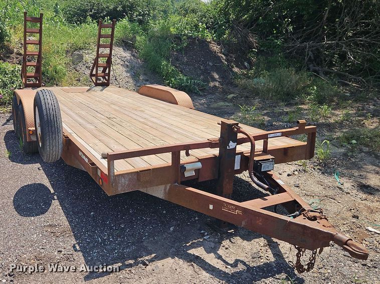 image for item EJ0108 2000 Load Trail utility trailer