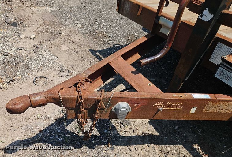 image for item EJ0108 2000 Load Trail utility trailer