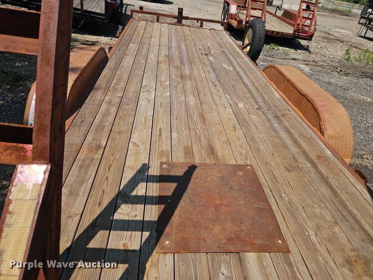 image for item EJ0108 2000 Load Trail utility trailer