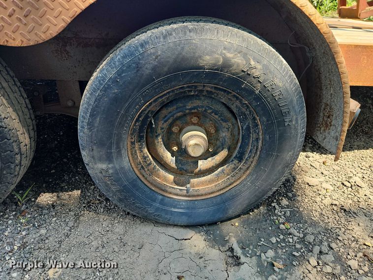 image for item EJ0108 2000 Load Trail utility trailer