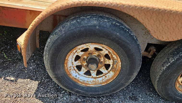 image for item EJ0108 2000 Load Trail utility trailer