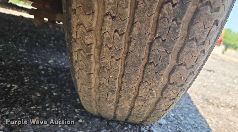 image for item EJ0108 2000 Load Trail utility trailer