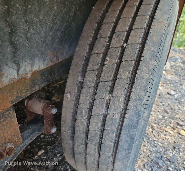 image for item EJ0109 2000 Buck Dandy utility trailer