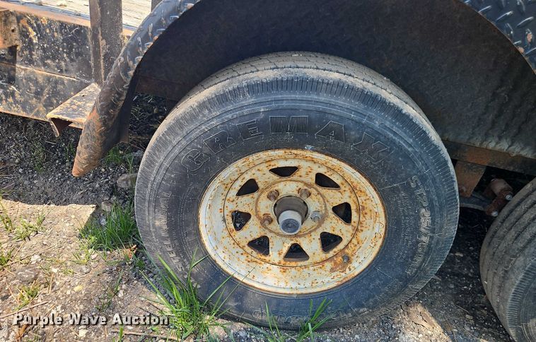 image for item EJ0109 2000 Buck Dandy utility trailer